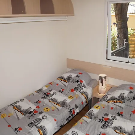 Camping Le Tropezen Confort Tv Wifi Vod Piscine Chaufee 4*